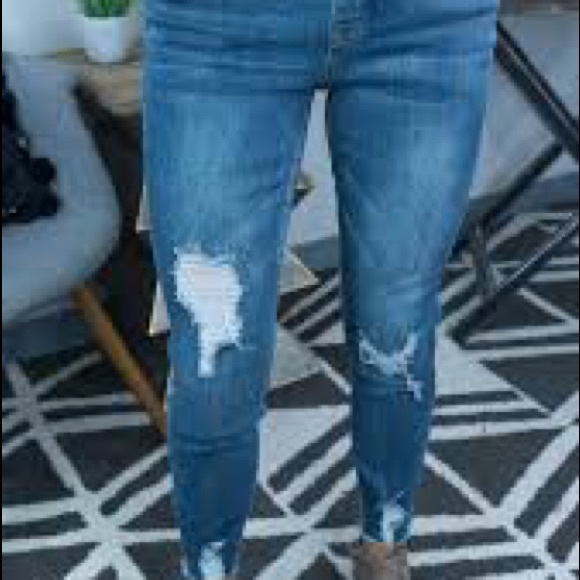 YMI Jogger Jeans Color: Potassium+Rips Size: Small 4-6 - Picture 8 of 10